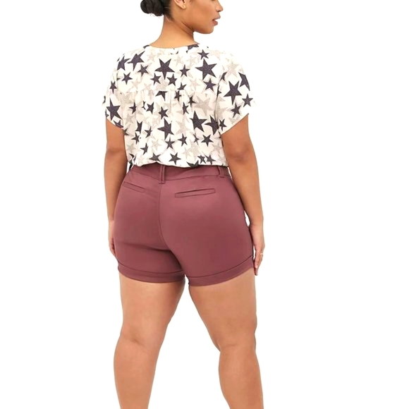❤NWT VINTAGE TORRID DRESSY SATEEN CUFFED MID-RISE SHORTS - DUSTY RED - PLUS SIZE - Picture 2 of 14